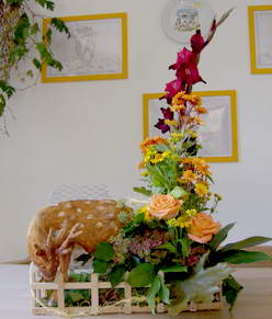 Ganz herzlich möchten wir uns bei *Blumen Fischer aus Reinfeld* bedanken, die uns für den Altar dieses traumhaft schöne Gesteckt gespendet haben.